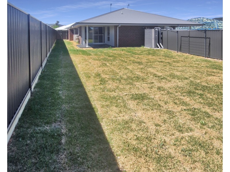 18 Wattle Street, Kootingal NSW 2352