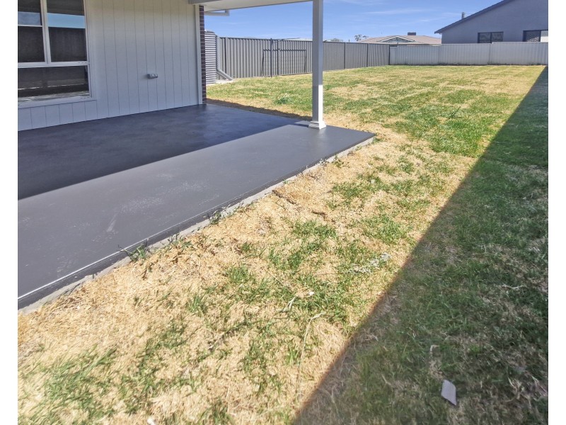 18 Wattle Street, Kootingal NSW 2352
