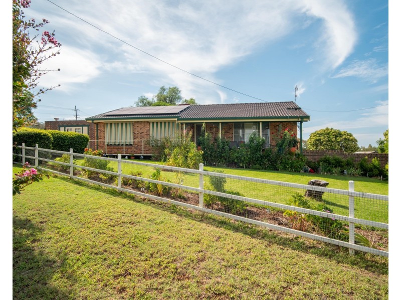 24 Angela Street, East Tamworth NSW 2340