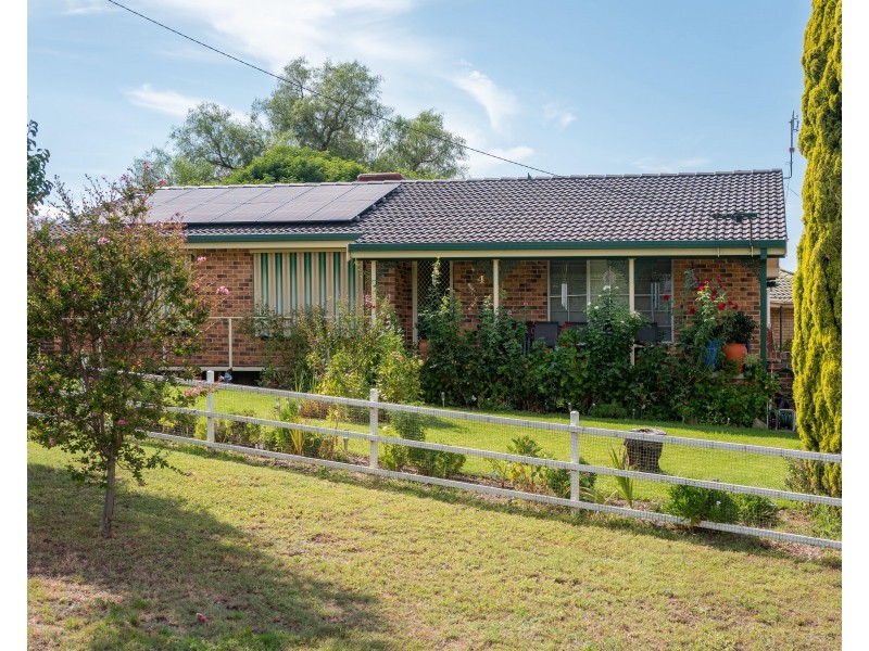 24 Angela Street, East Tamworth NSW 2340