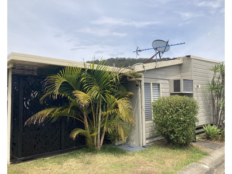 18 Frangipani Avenue, Green Point NSW 2251