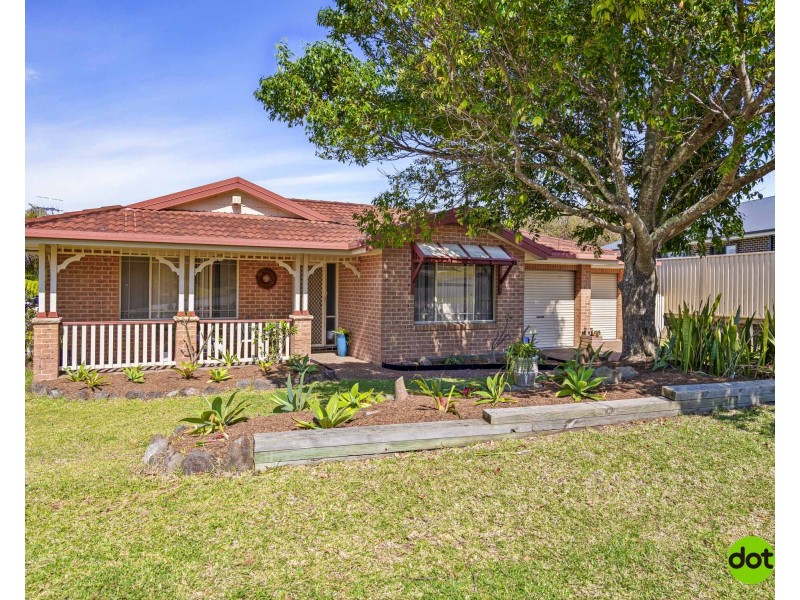 11 St Lawrence Avenue, Blue Haven NSW 2262