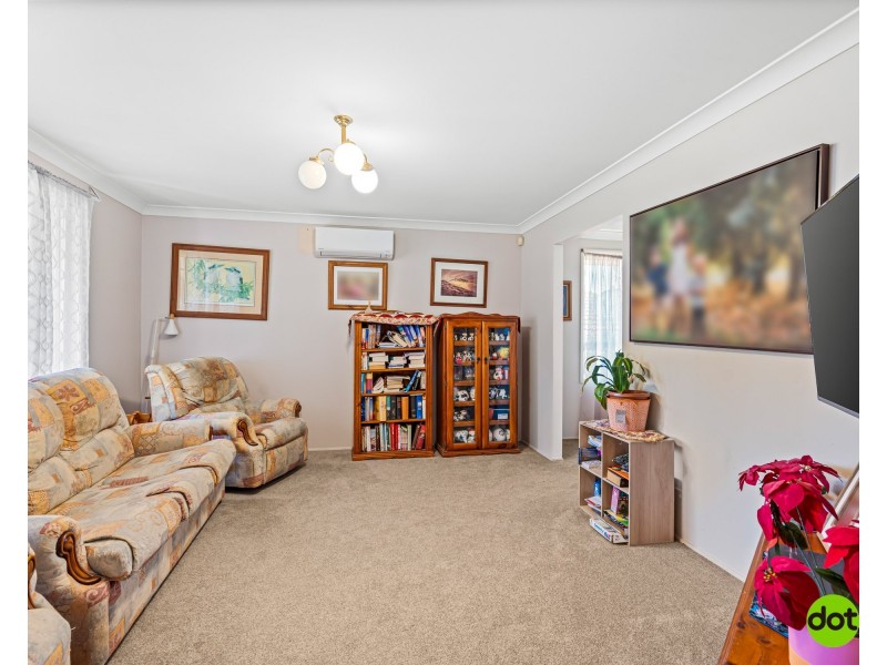 11 St Lawrence Avenue, Blue Haven NSW 2262