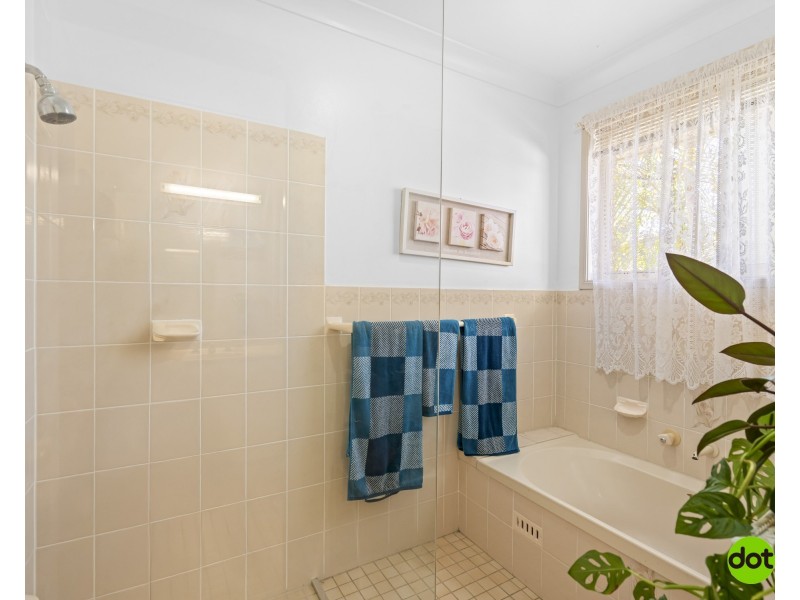 11 St Lawrence Avenue, Blue Haven NSW 2262