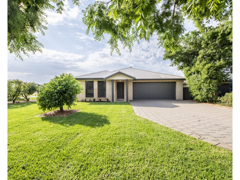 8 Ashlundie Crescent, Dubbo NSW 2830