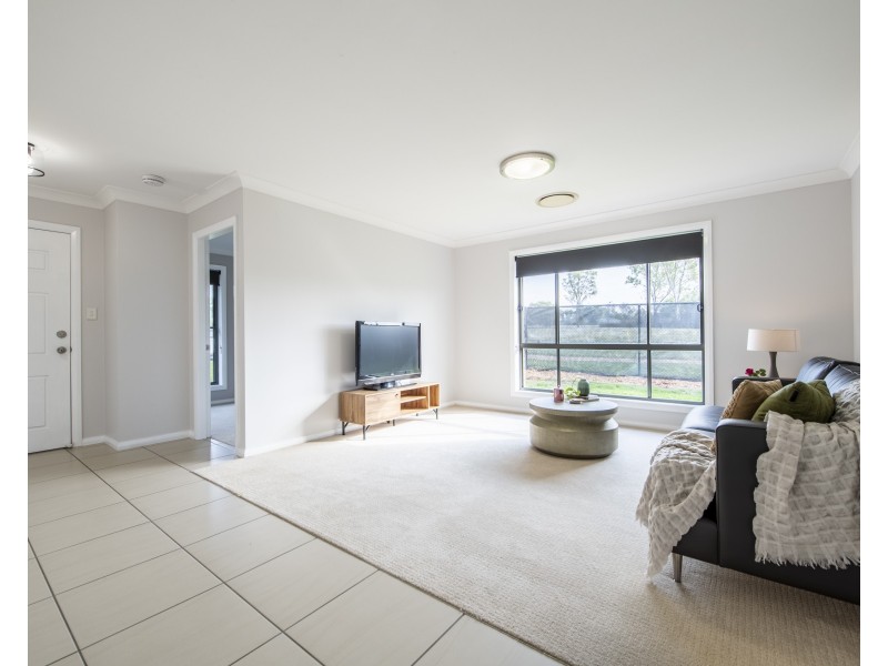 8 Ashlundie Crescent, Dubbo NSW 2830