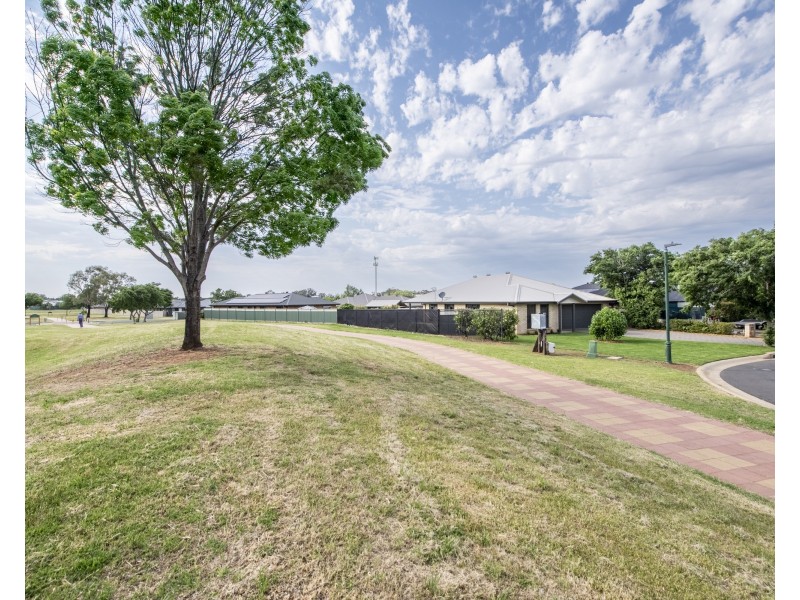 8 Ashlundie Crescent, Dubbo NSW 2830