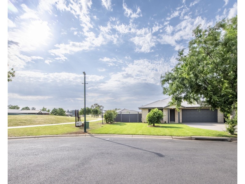 8 Ashlundie Crescent, Dubbo NSW 2830
