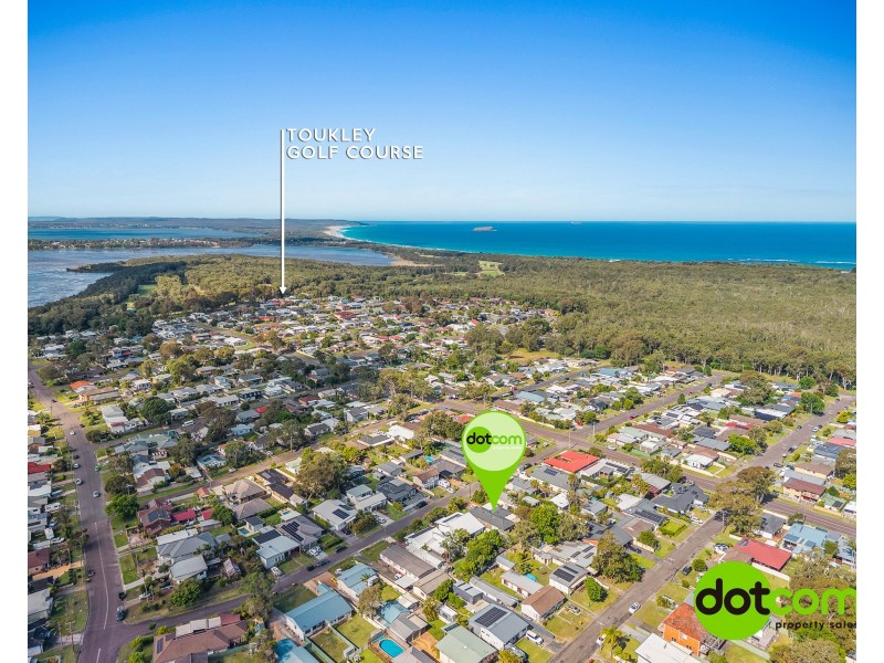 11 Third Avenue, Toukley NSW 2263