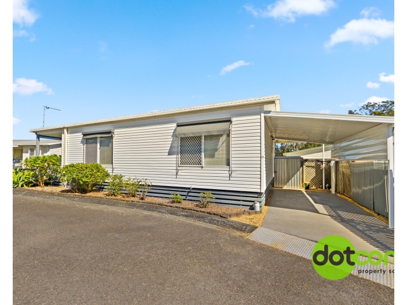 12 Sixth Avenue, Green Point NSW 2251
