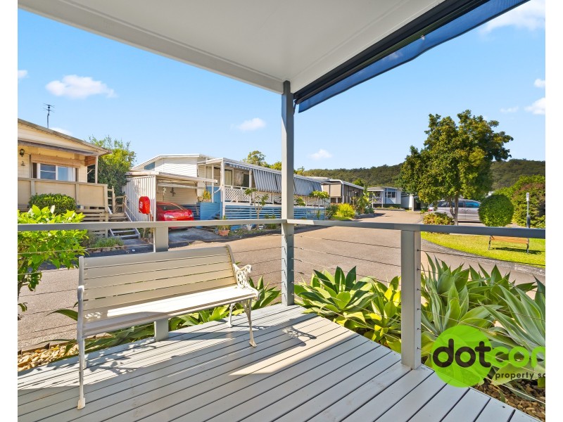 12 Sixth Avenue, Green Point NSW 2251