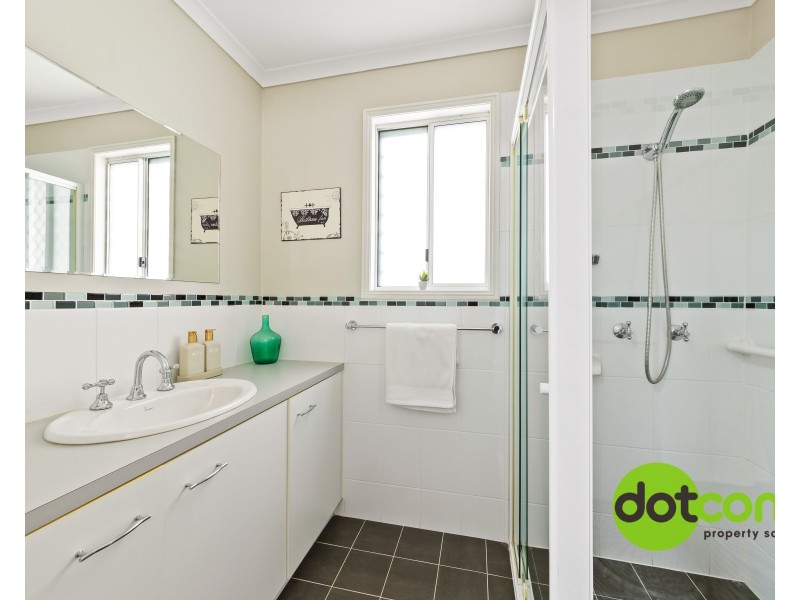 12 Sixth Avenue, Green Point NSW 2251