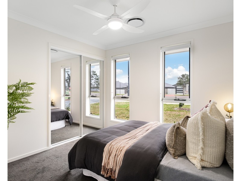 2/259 Settlers Boulevard, Chisholm NSW 2322