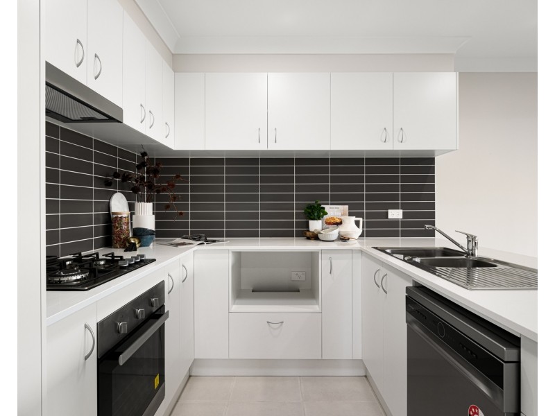 2/259 Settlers Boulevard, Chisholm NSW 2322