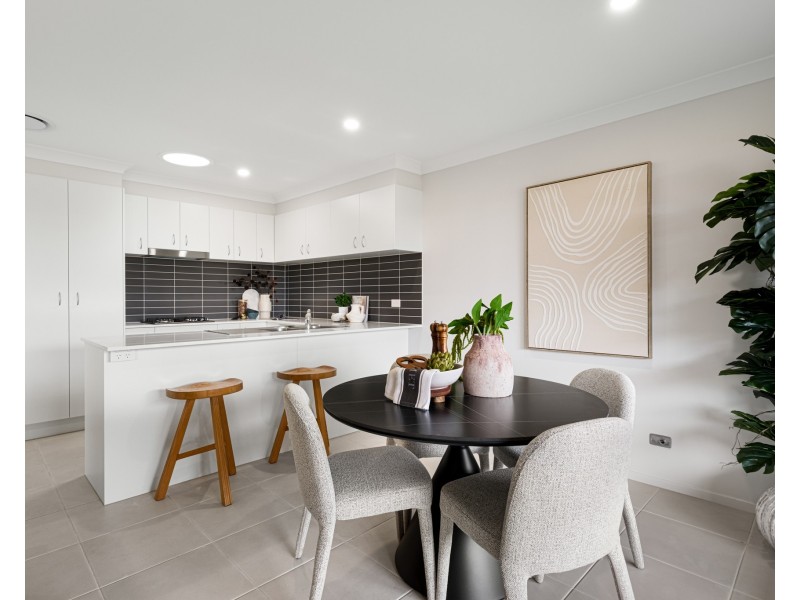 2/259 Settlers Boulevard, Chisholm NSW 2322