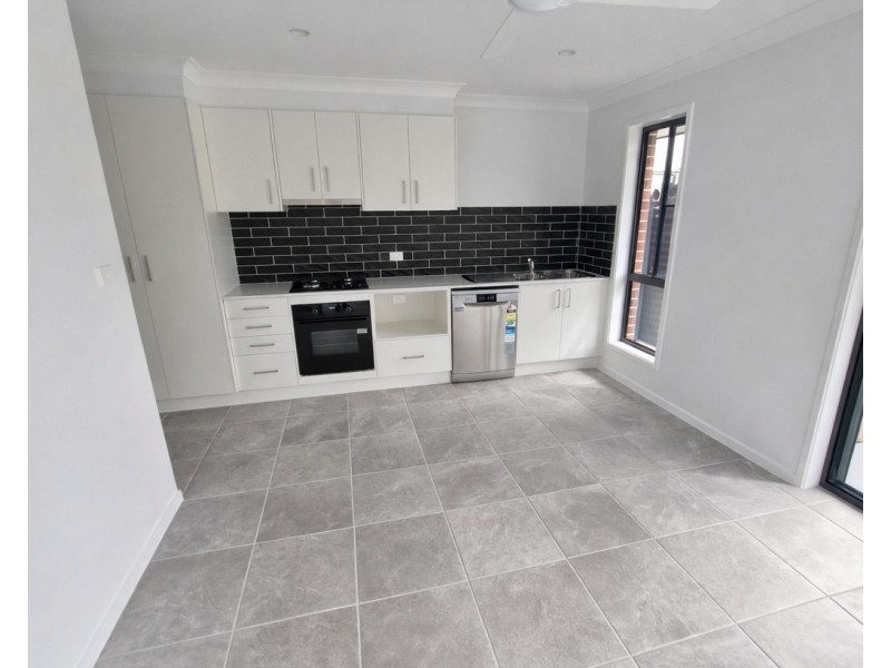 16 Wattle Street, Kootingal NSW 2352