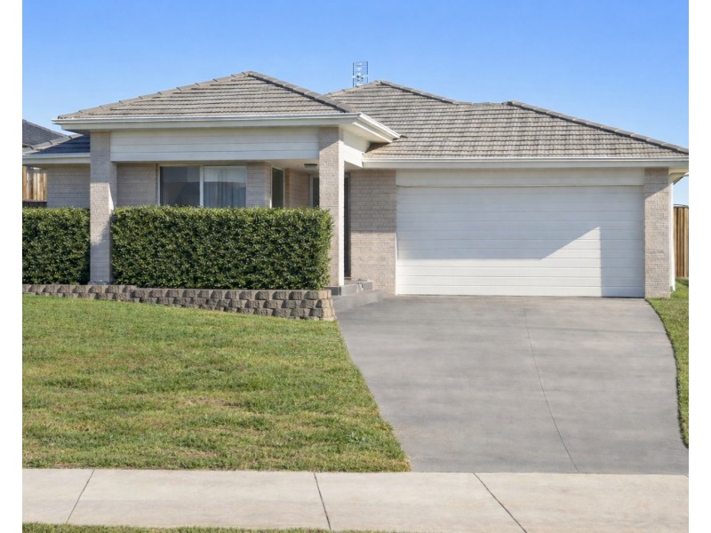 16 Auburn Street, Gillieston Heights NSW 2321