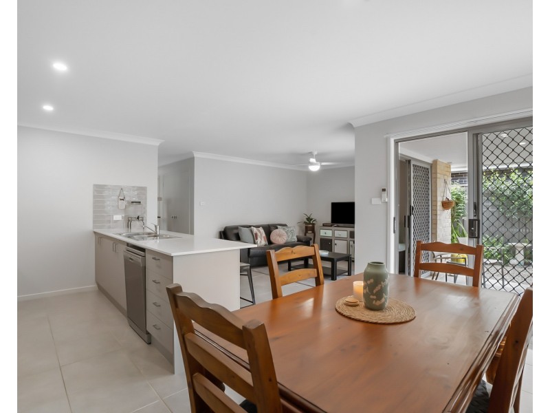 10 Cadogan Crescent, Woongarrah NSW 2259