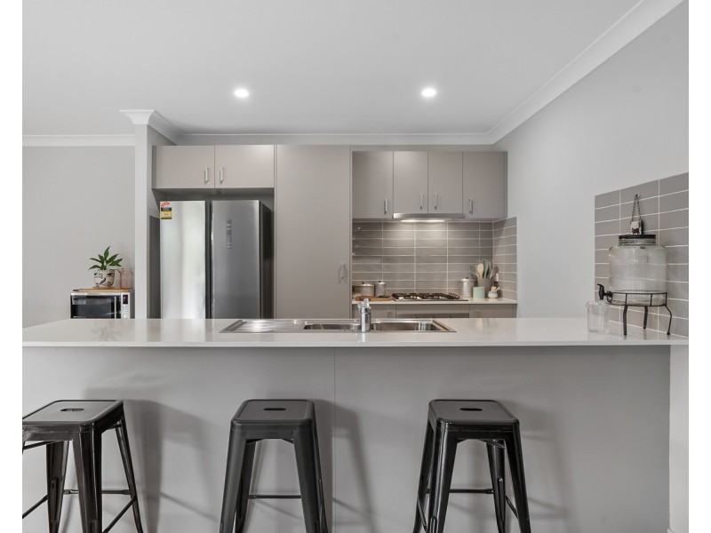 10 Cadogan Crescent, Woongarrah NSW 2259