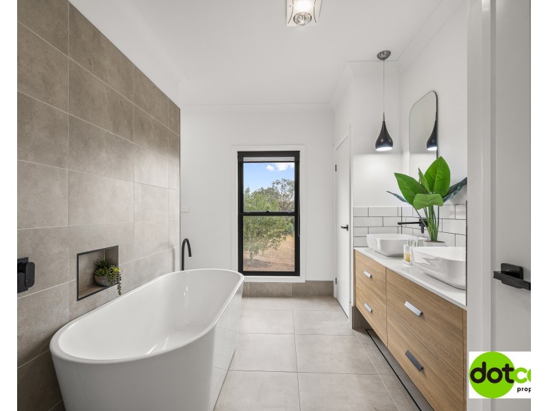 85A Panorama Road, Calala NSW 2340