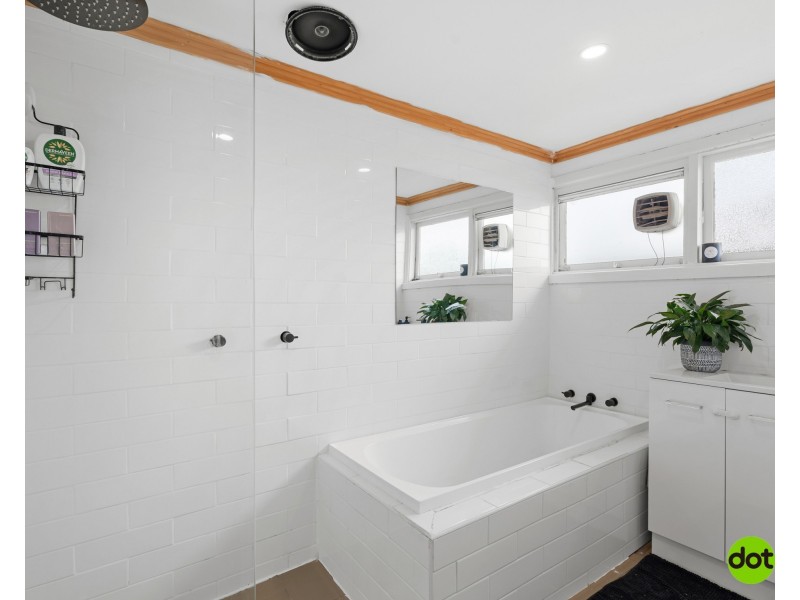 2 Peel Street, Toukley NSW 2263