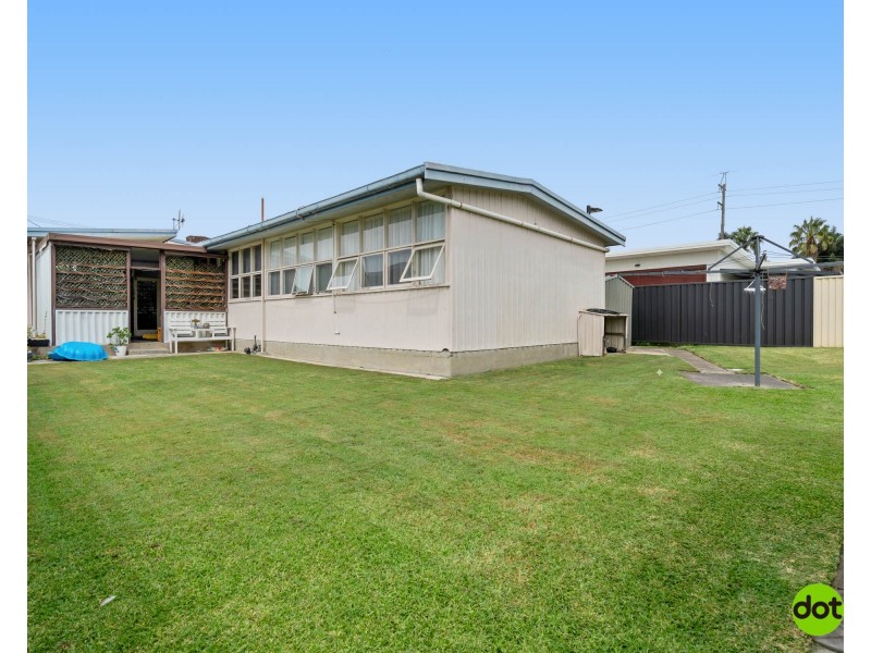 2 Peel Street, Toukley NSW 2263
