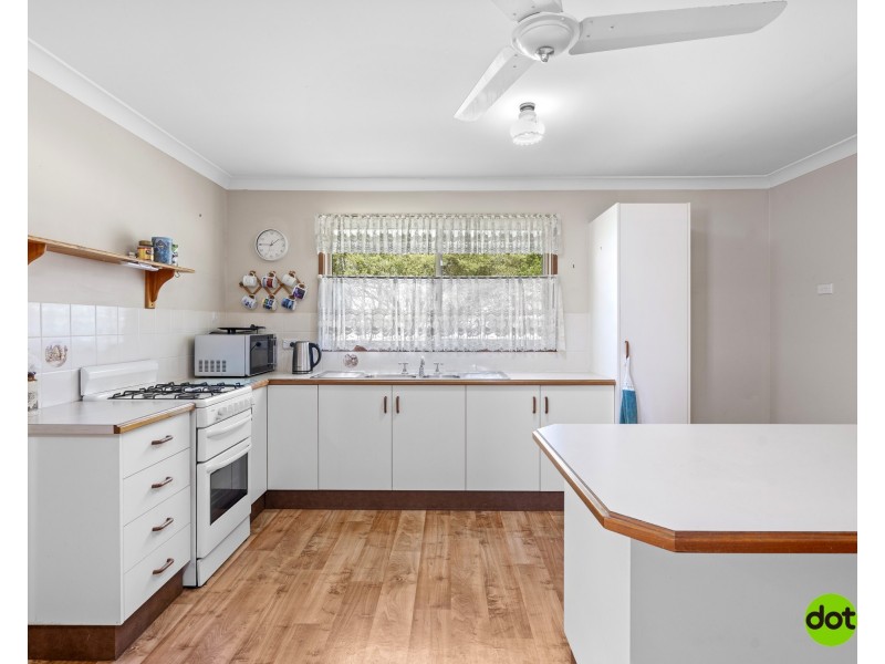 8 Gavin Way, Lake Haven NSW 2263