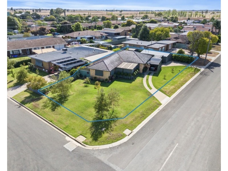 10 White Street, Finley NSW 2713