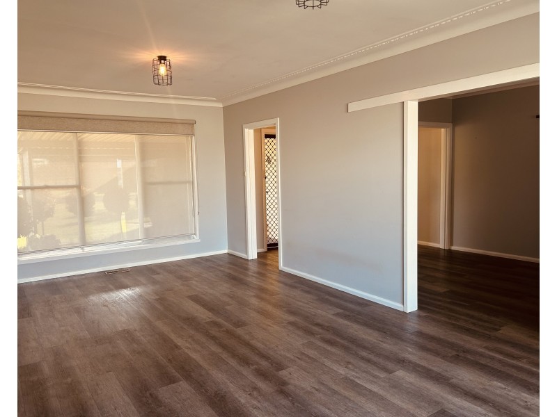 10 White Street, Finley NSW 2713