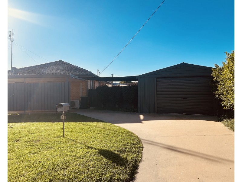 10 White Street, Finley NSW 2713