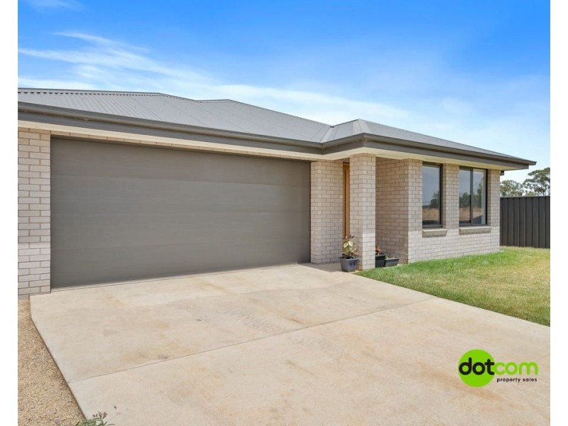 47 Lewis Crescent, Finley NSW 2713