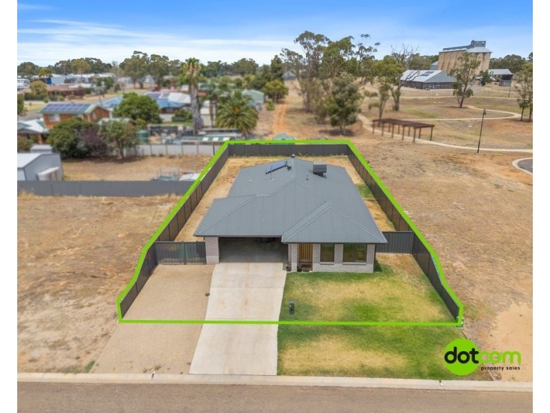 47 Lewis Crescent, Finley NSW 2713