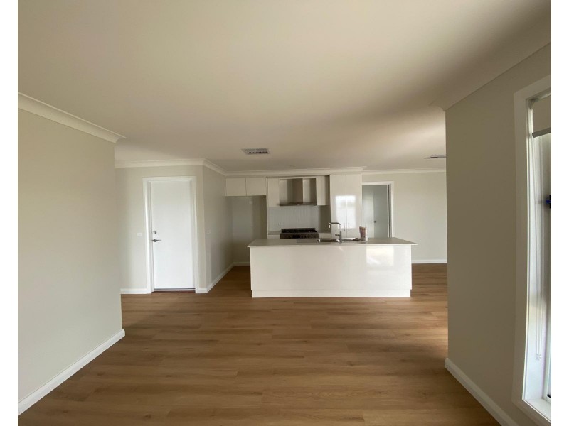 3 Hawkins Street, Temora NSW 2666