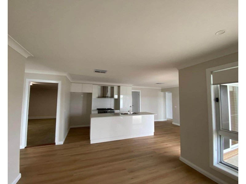 7 Hawkins Street, Temora NSW 2666