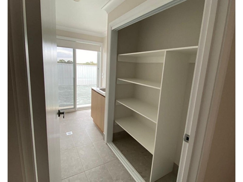 7 Hawkins Street, Temora NSW 2666