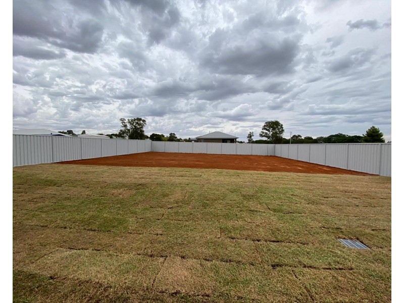 7 Hawkins Street, Temora NSW 2666