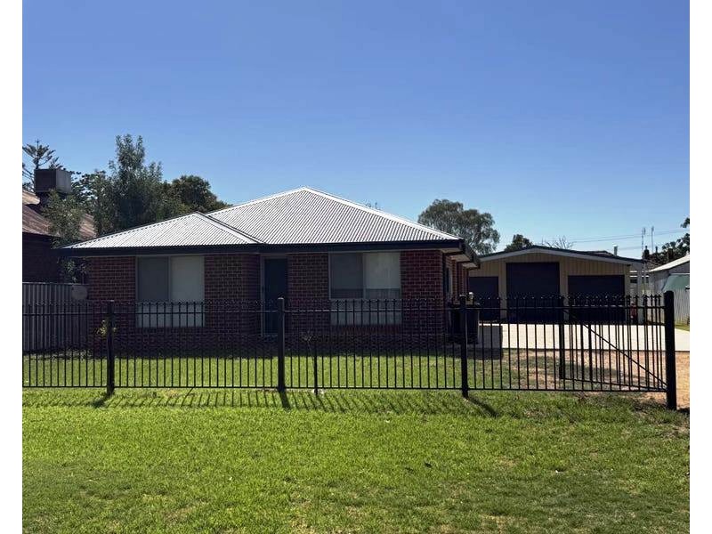 52 Murray Street, Finley NSW 2713