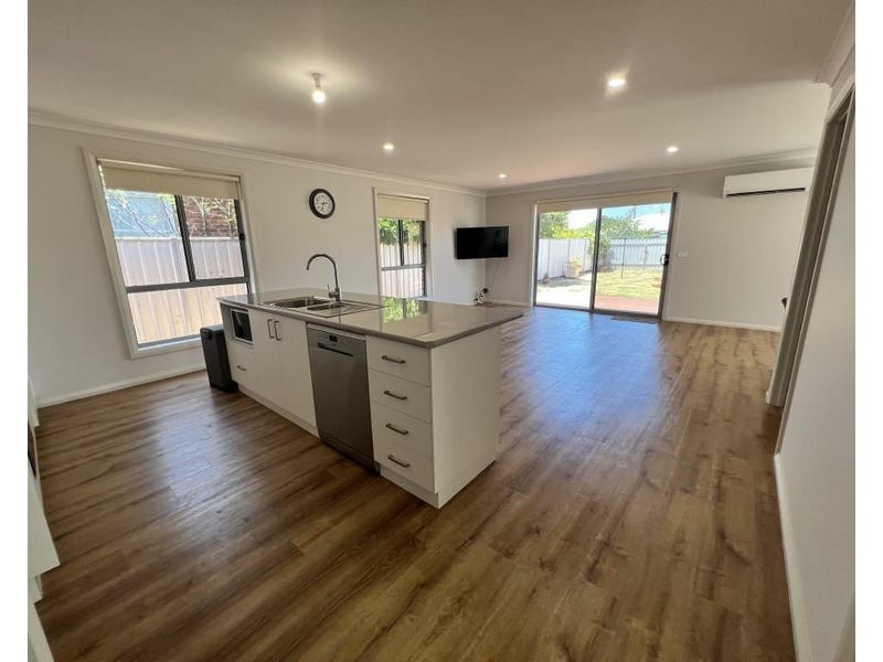 52 Murray Street, Finley NSW 2713