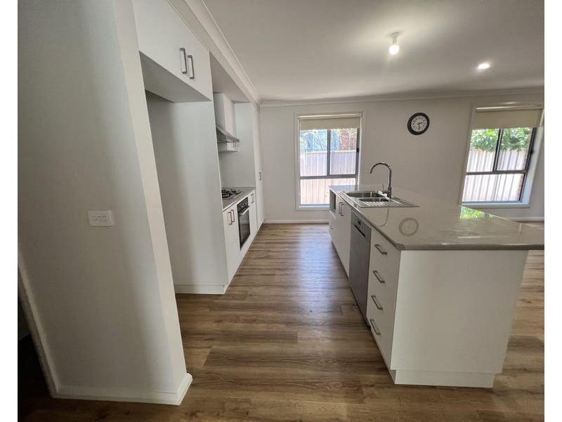 52 Murray Street, Finley NSW 2713