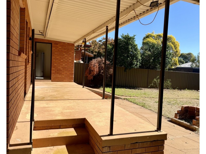 32 Banksia Crescent, Dubbo NSW 2830