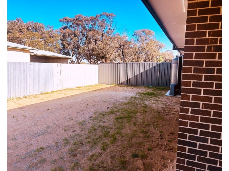 3a Osborne Street, Finley NSW 2713