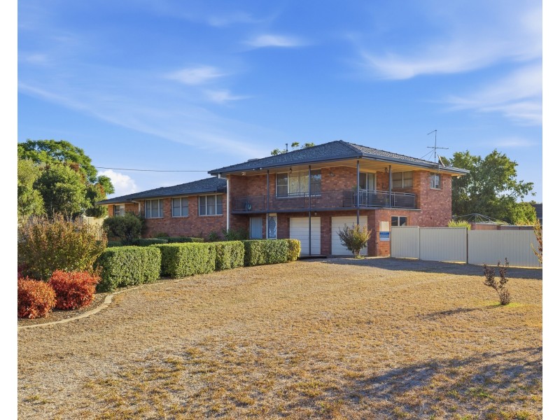 11 Mcdonald Crescent, Tamworth NSW 2340