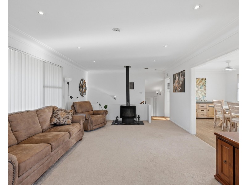 11 Mcdonald Crescent, Tamworth NSW 2340
