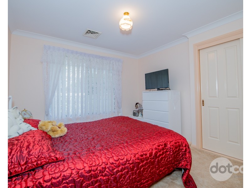 24 Rosella Street, Dubbo NSW 2830