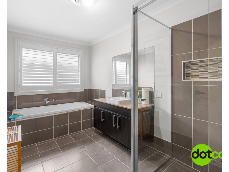 20 Oakmont Place, Woongarrah NSW 2259