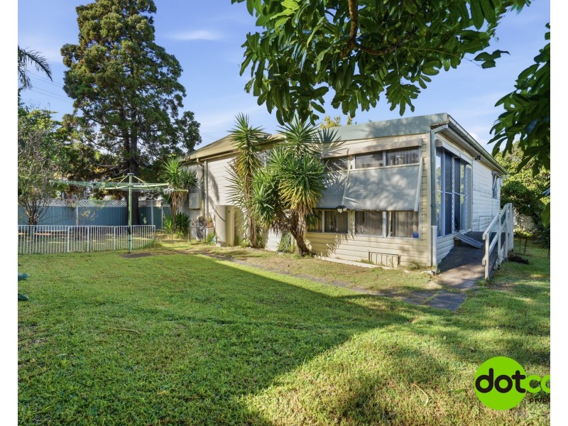 12 Yaralla Road, Toukley NSW 2263
