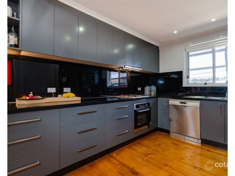 475A Henderson Street, Lavington NSW 2641