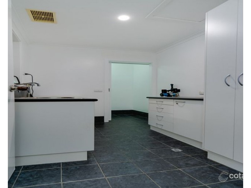 475A Henderson Street, Lavington NSW 2641