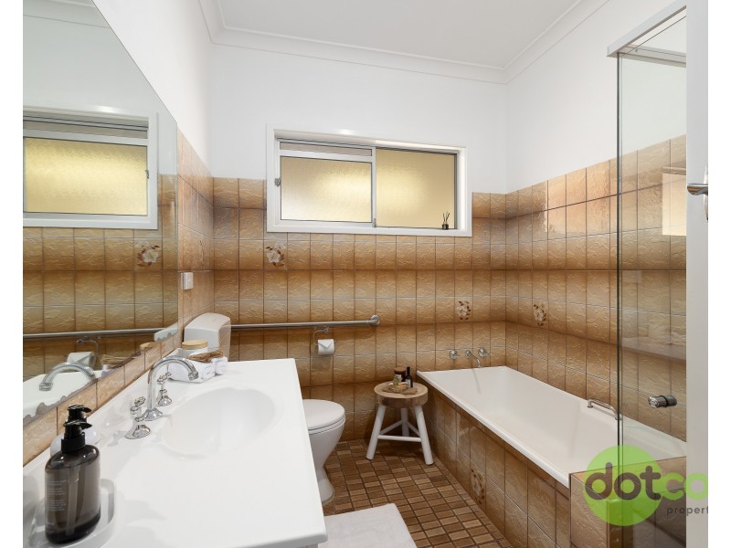 61 Macquarie Road, Fennell Bay NSW 2283
