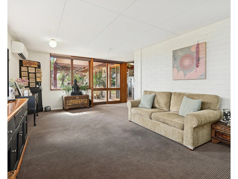 11 Helenor Crescent, Narrandera NSW 2700